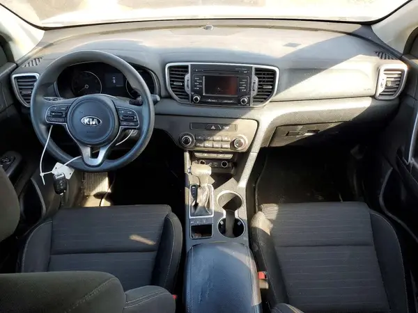 KNDPMCAC9H7203274 2017 KIA SPORTAGE - Image 8