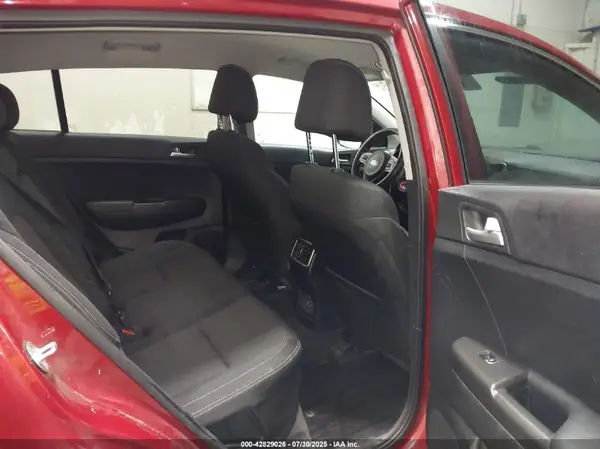 KNDPMCAC9H7220320 2017 KIA SPORTAGE - Image 8
