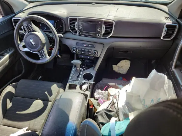 KNDPMCAC9H7236128 2017 KIA SPORTAGE - Image 8