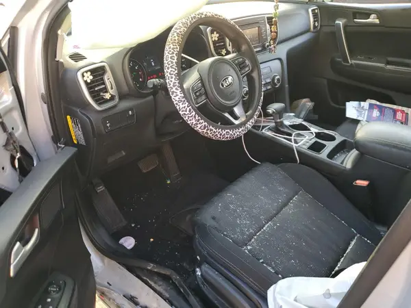 KNDPMCAC9H7237022 2017 KIA SPORTAGE - Image 8