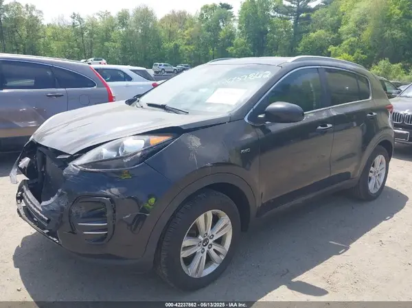 KNDPMCAC9H7237912 2017 KIA SPORTAGE - Image 2