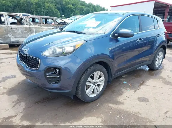 KNDPMCAC9H7247081 2017 KIA SPORTAGE - Image 2