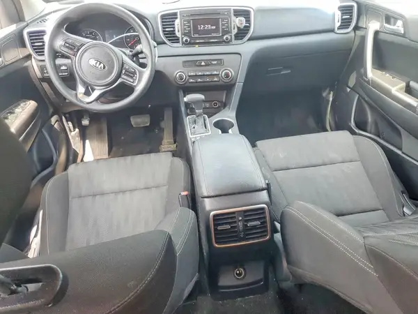 KNDPMCAC9H7247341 2017 KIA SPORTAGE - Image 8