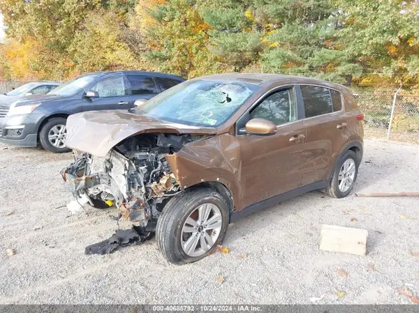 KNDPMCAC9H7258436 2017 KIA SPORTAGE - Image 2