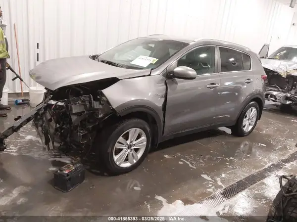 KNDPMCAC9H7260493 2017 KIA SPORTAGE - Image 2