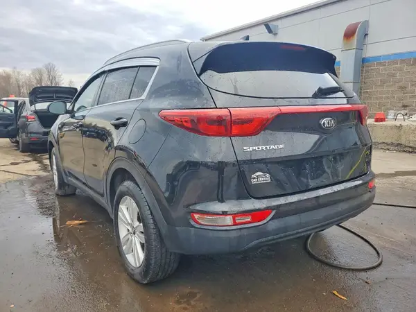 KNDPMCAC9H7261174 2017 KIA SPORTAGE - Image 2