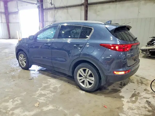 KNDPMCAC9H7271266 2017 KIA SPORTAGE - Image 2