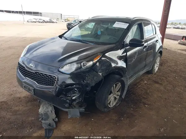 KNDPMCAC9H7271588 2017 KIA SPORTAGE - Image 2