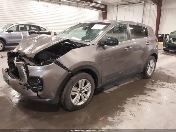 KNDPMCAC9H7277391 2017 KIA SPORTAGE - Image 2