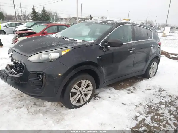 KNDPMCAC9H7282462 2017 KIA SPORTAGE - Image 2