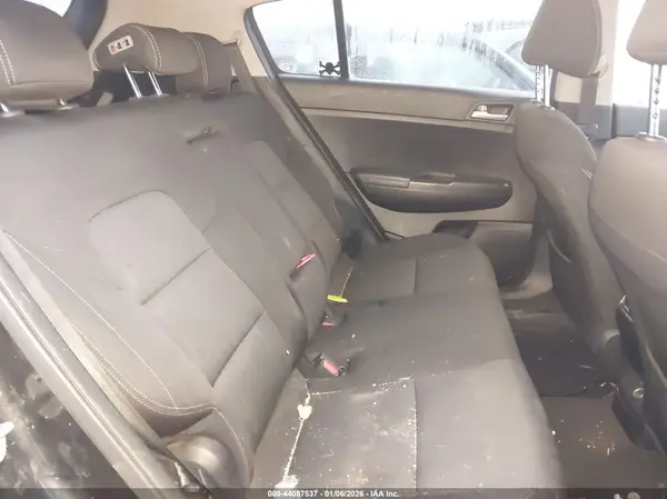 KNDPMCAC9H7282462 2017 KIA SPORTAGE - Image 8