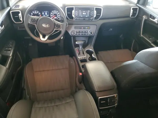 KNDPMCAC9H7282798 2017 KIA SPORTAGE - Image 8
