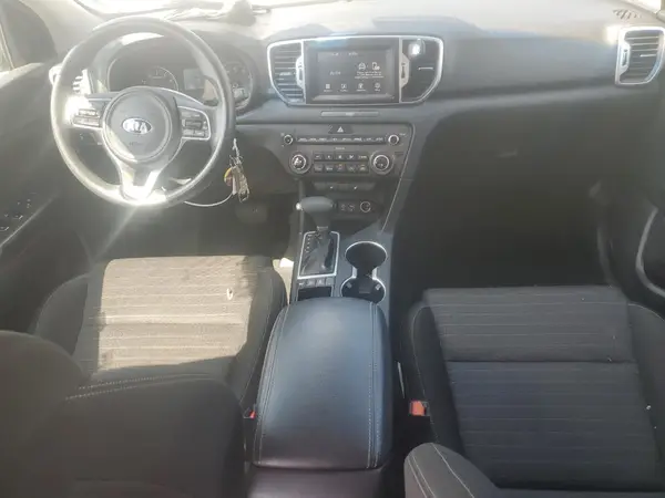 KNDPMCAC9H7285331 2017 KIA SPORTAGE - Image 8