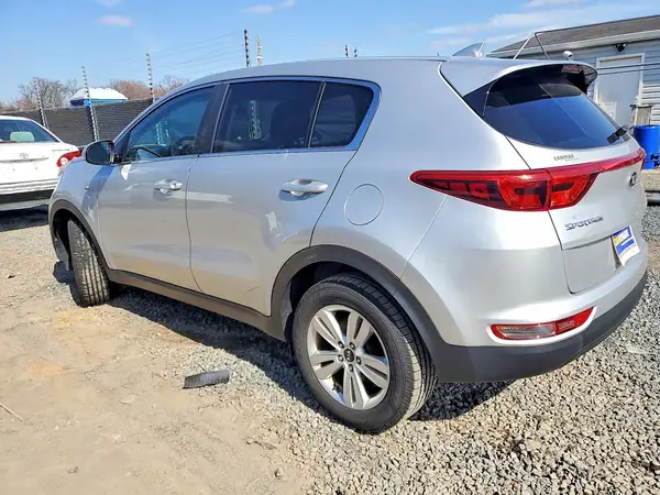KNDPMCAC9H7289377 2017 KIA SPORTAGE - Image 2