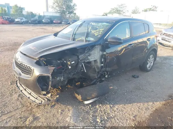KNDPMCAC9H7294577 2017 KIA SPORTAGE - Image 2