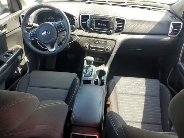 KNDPMCAC9J7307284 2018 KIA SPORTAGE - Image 8