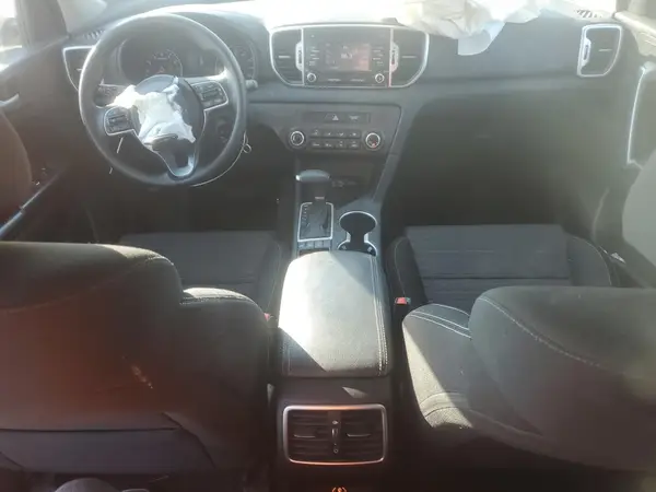 KNDPMCAC9J7308385 2018 KIA SPORTAGE - Image 8