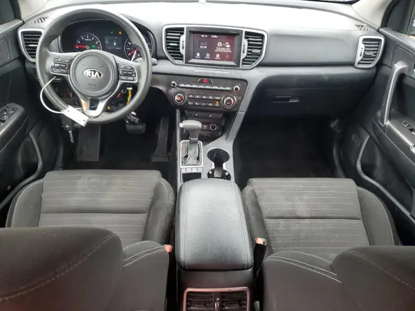 KNDPMCAC9J7310749 2018 KIA SPORTAGE - Image 8