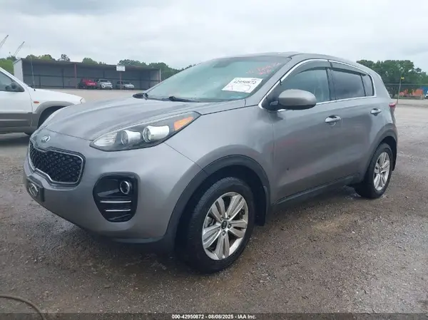KNDPMCAC9J7315577 2018 KIA SPORTAGE - Image 2