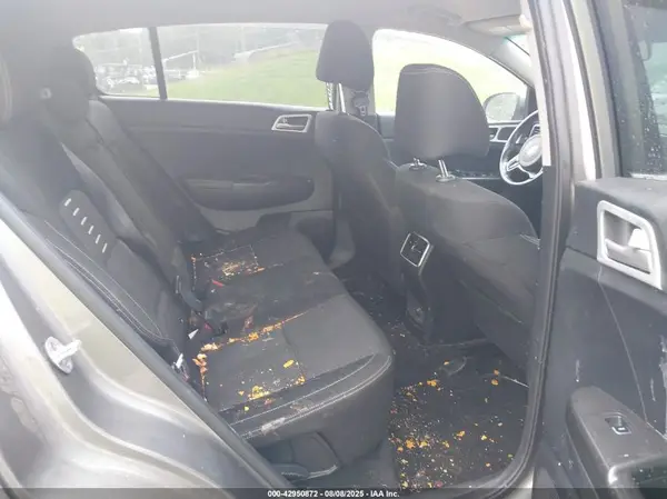KNDPMCAC9J7315577 2018 KIA SPORTAGE - Image 8