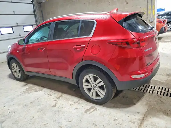 KNDPMCAC9J7318558 2018 KIA SPORTAGE - Image 2