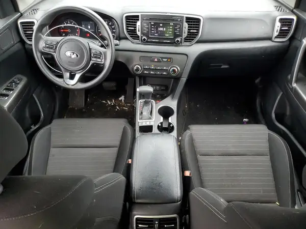 KNDPMCAC9J7318589 2018 KIA SPORTAGE - Image 8