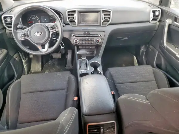 KNDPMCAC9J7325526 2018 KIA SPORTAGE - Image 8