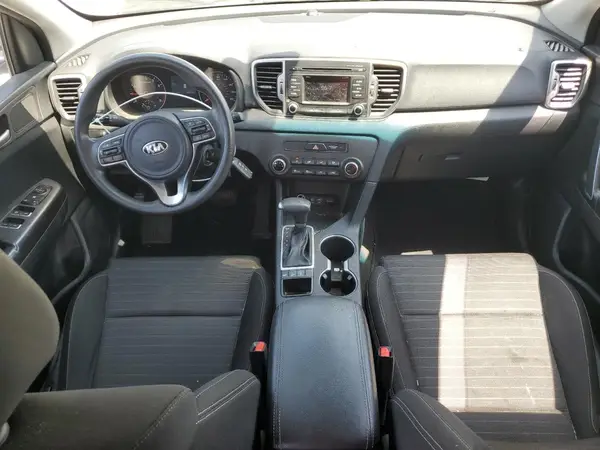 KNDPMCAC9J7329866 2018 KIA SPORTAGE - Image 8