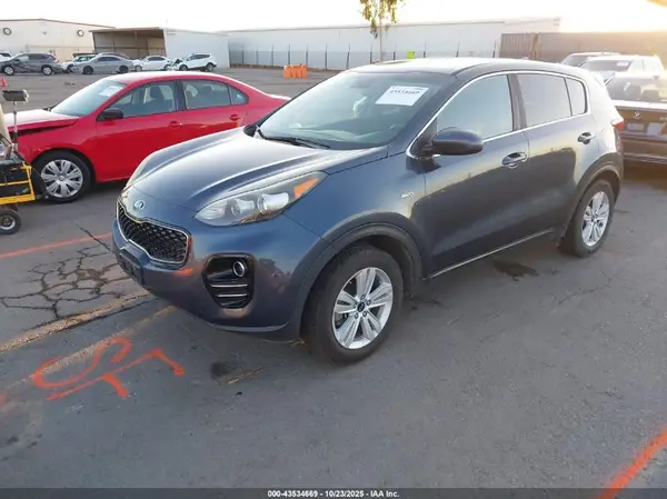 KNDPMCAC9J7333688 2018 KIA SPORTAGE - Image 2