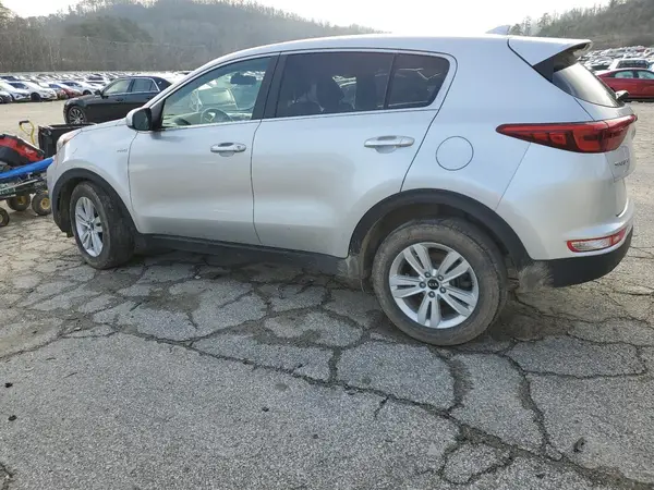 KNDPMCAC9J7346134 2018 KIA SPORTAGE - Image 2
