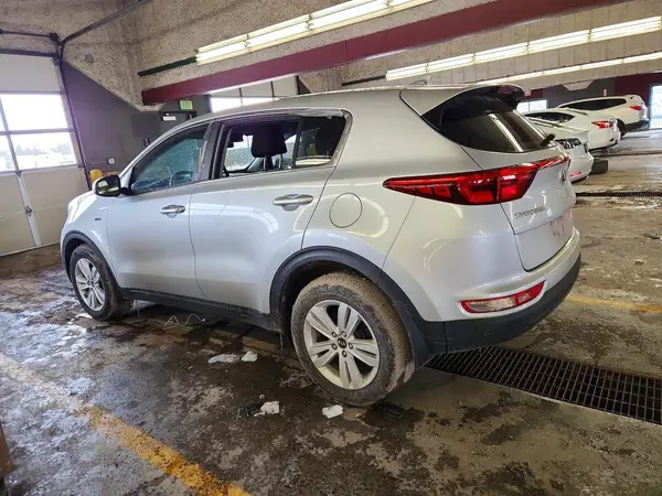KNDPMCAC9J7347414 2018 KIA SPORTAGE - Image 2
