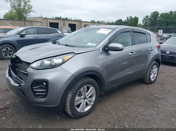 KNDPMCAC9J7348224 2018 KIA SPORTAGE - Image 2