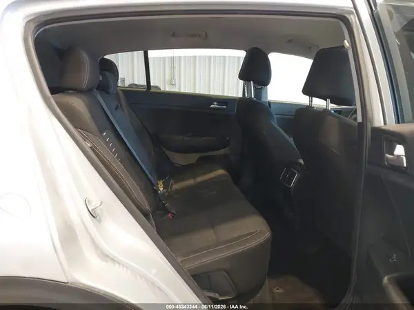 KNDPMCAC9J7354430 2018 KIA SPORTAGE - Image 8