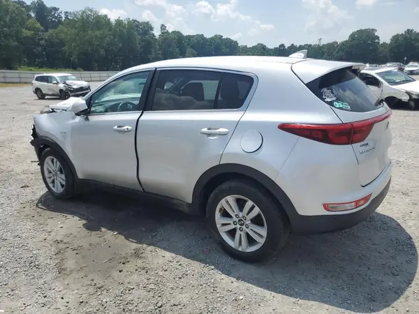 KNDPMCAC9J7364228 2018 KIA SPORTAGE - Image 2