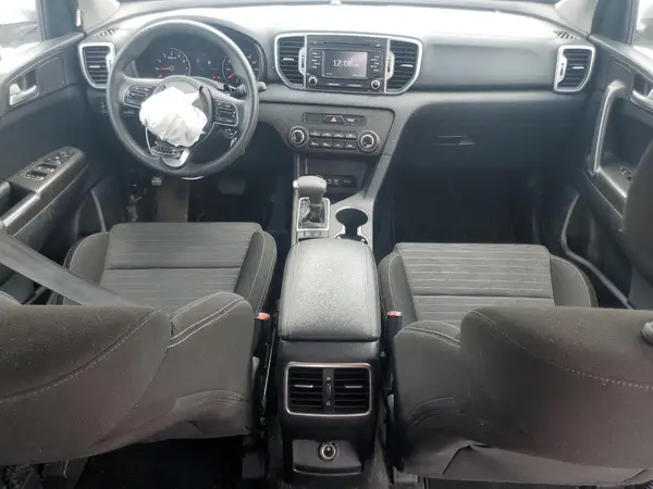 KNDPMCAC9J7364228 2018 KIA SPORTAGE - Image 8