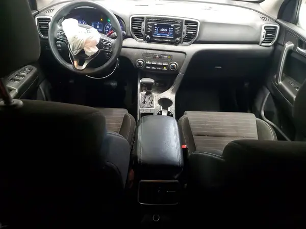KNDPMCAC9J7368540 2018 KIA SPORTAGE - Image 8