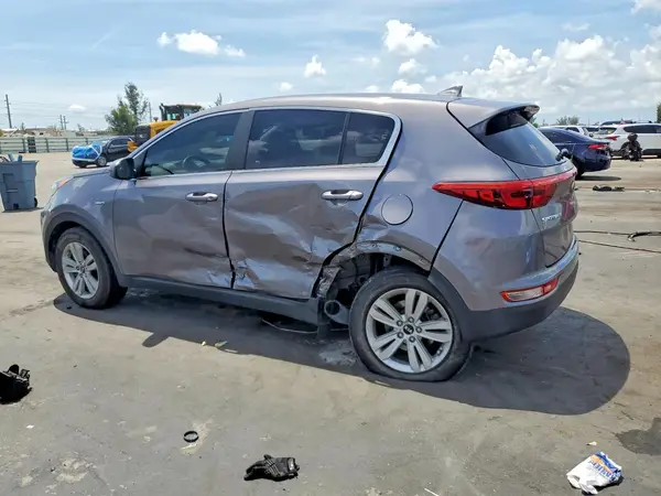 KNDPMCAC9J7370546 2018 KIA SPORTAGE - Image 2