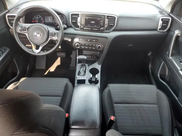 KNDPMCAC9J7371485 2018 KIA SPORTAGE - Image 8