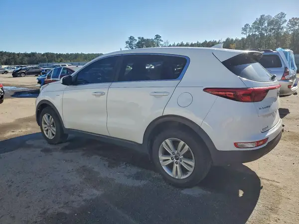 KNDPMCAC9J7378307 2018 KIA SPORTAGE - Image 2