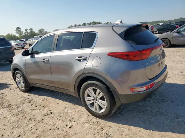 KNDPMCAC9J7379778 2018 KIA SPORTAGE - Image 2