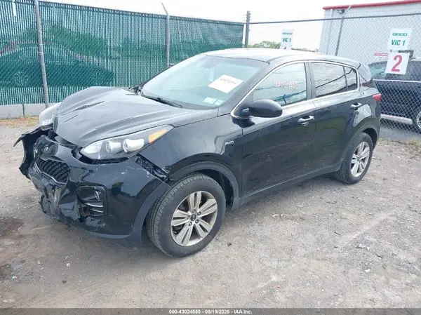 KNDPMCAC9J7394698 2018 KIA SPORTAGE - Image 2