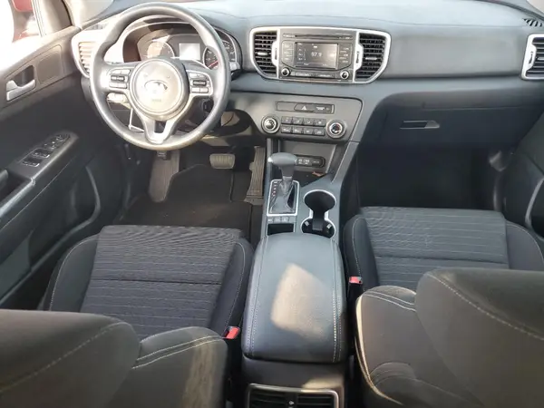 KNDPMCAC9J7396984 2018 KIA SPORTAGE - Image 8