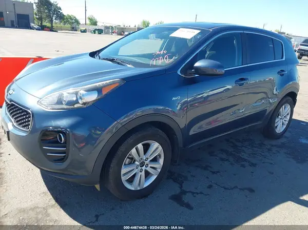 KNDPMCAC9J7417848 2018 KIA SPORTAGE - Image 2