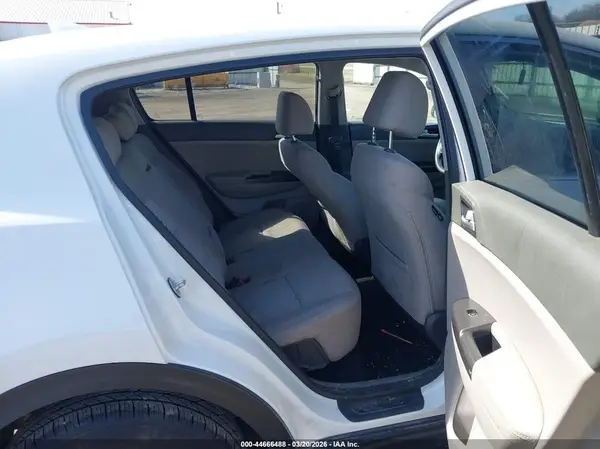 KNDPMCAC9J7419339 2018 KIA SPORTAGE - Image 8