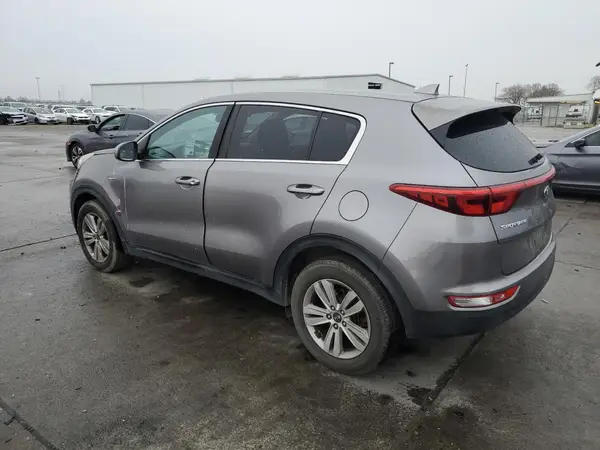 KNDPMCAC9J7419535 2018 KIA SPORTAGE - Image 2
