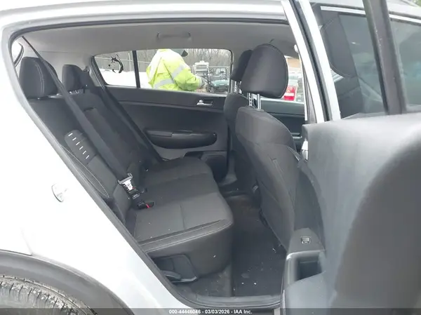 KNDPMCAC9J7420765 2018 KIA SPORTAGE - Image 8