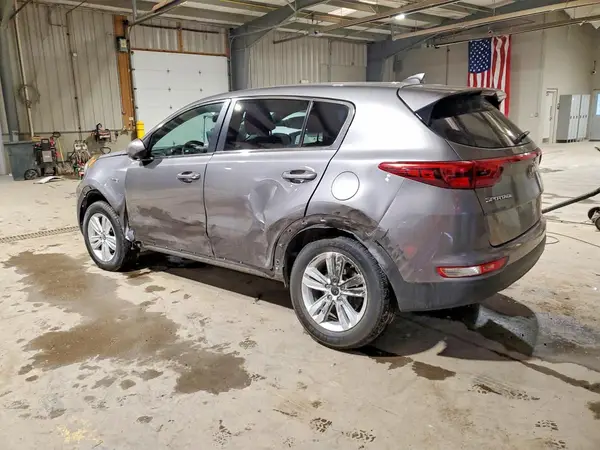 KNDPMCAC9J7430499 2018 KIA SPORTAGE - Image 2