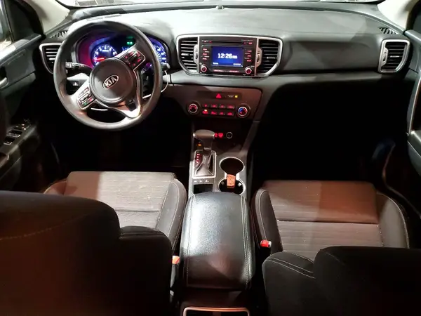 KNDPMCAC9J7430499 2018 KIA SPORTAGE - Image 8