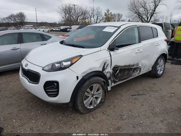 KNDPMCAC9J7430583 2018 KIA SPORTAGE - Image 2