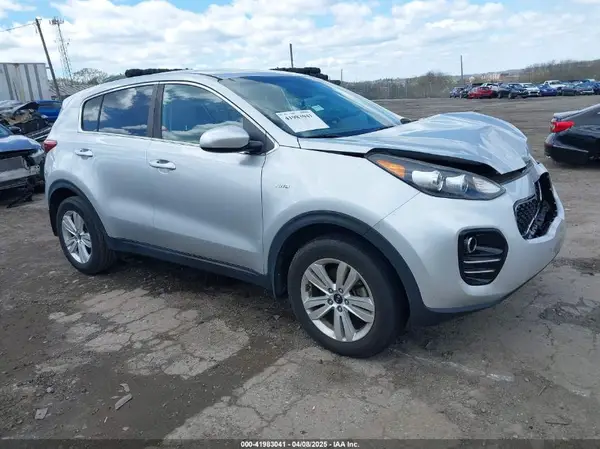 KNDPMCAC9J7438425 2018 KIA SPORTAGE - Image 1